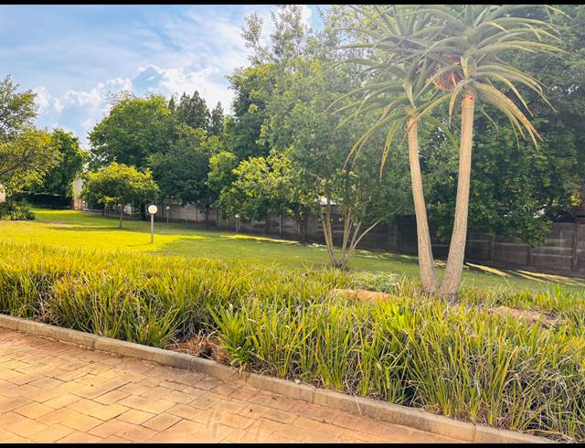 1 BEDROOM TOWNHOUSE FOR SALE IN MORELETA PARK